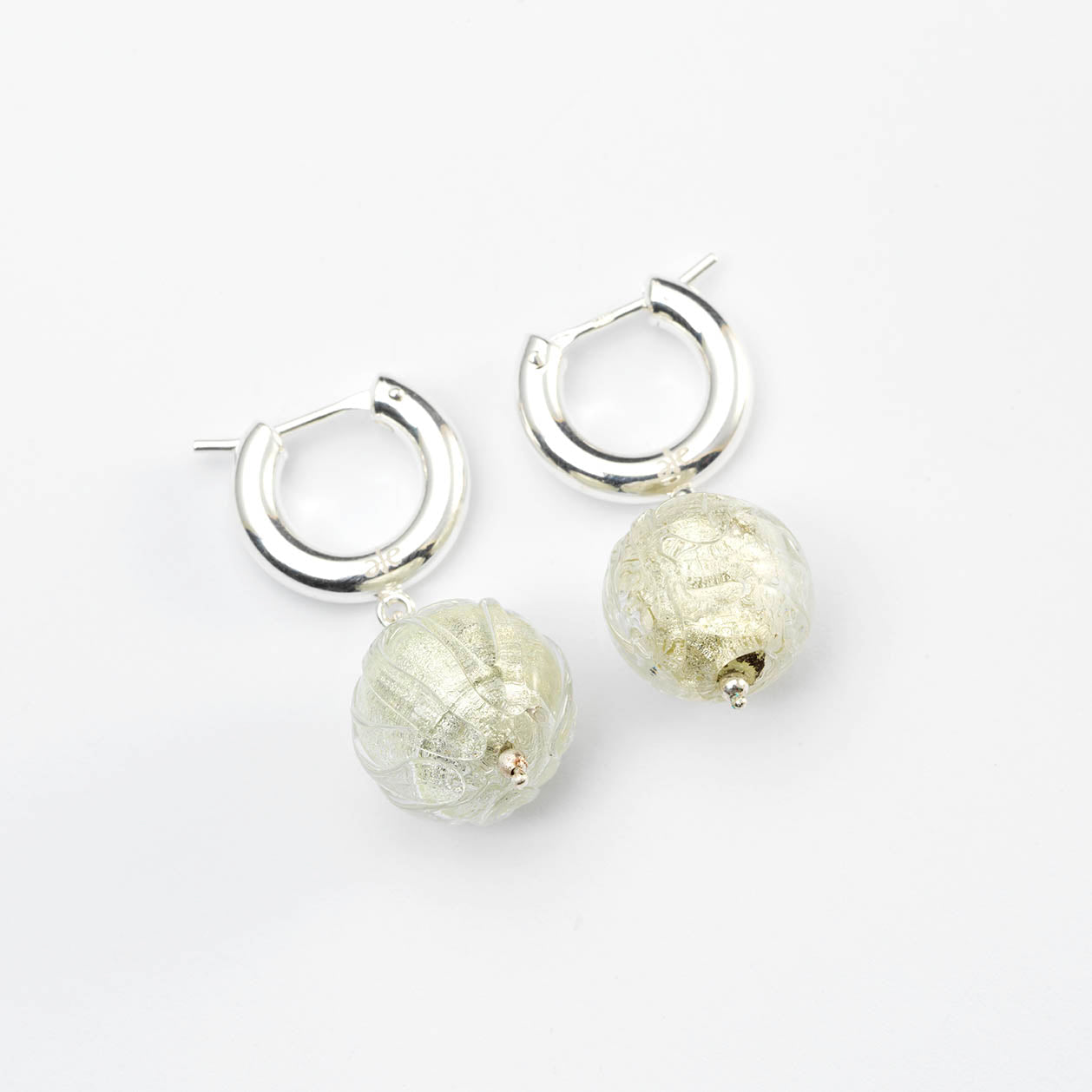 The Globe - Crinkly Silver